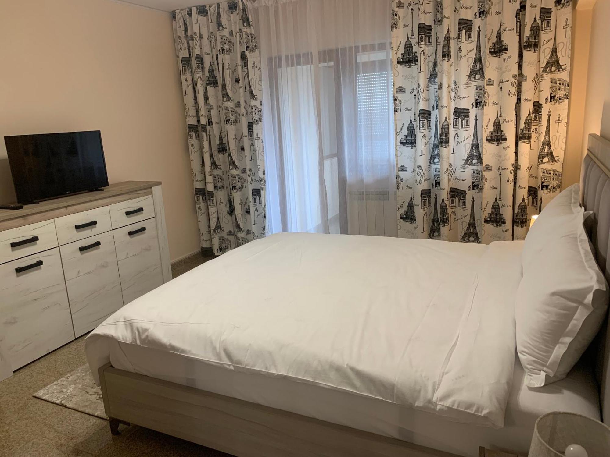 Minerva Ultracentral Apartment Craiova Exterior photo